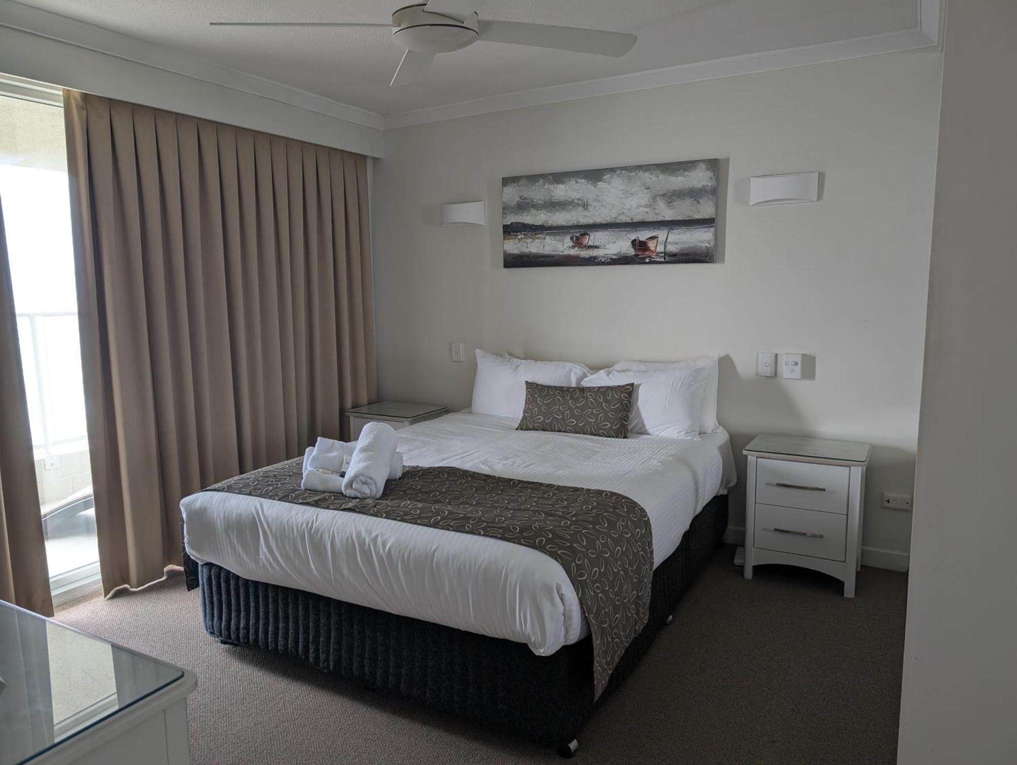 Pacific Surf Absolute Beachfront 3*